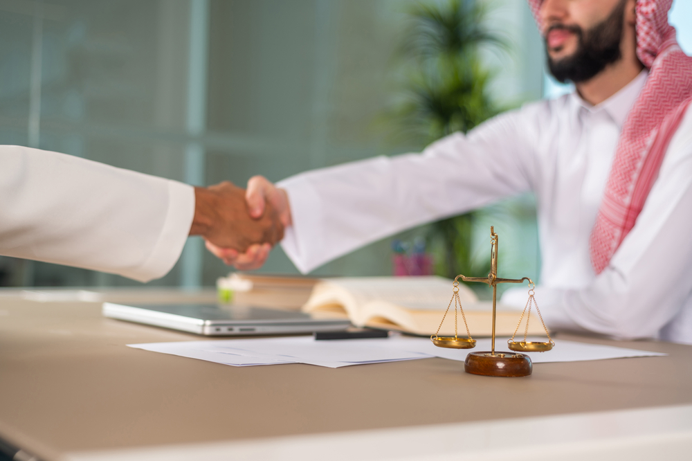 محامي مخدرات في جدة يطلع على اللائحة التنفيذية لنظام مكافحة المخدرات