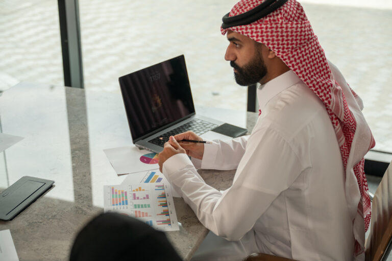 أفضل محامي مخدرات في السعودية يناقش عقوبة تهريب المخدرات وحكم حيازة الحشيش لأول مرة